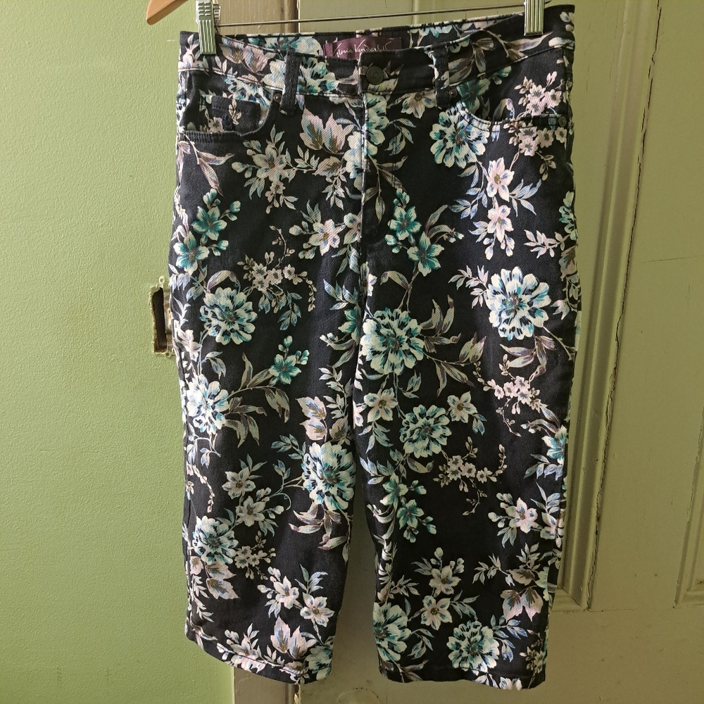 Gloria Vanderbilt Capris